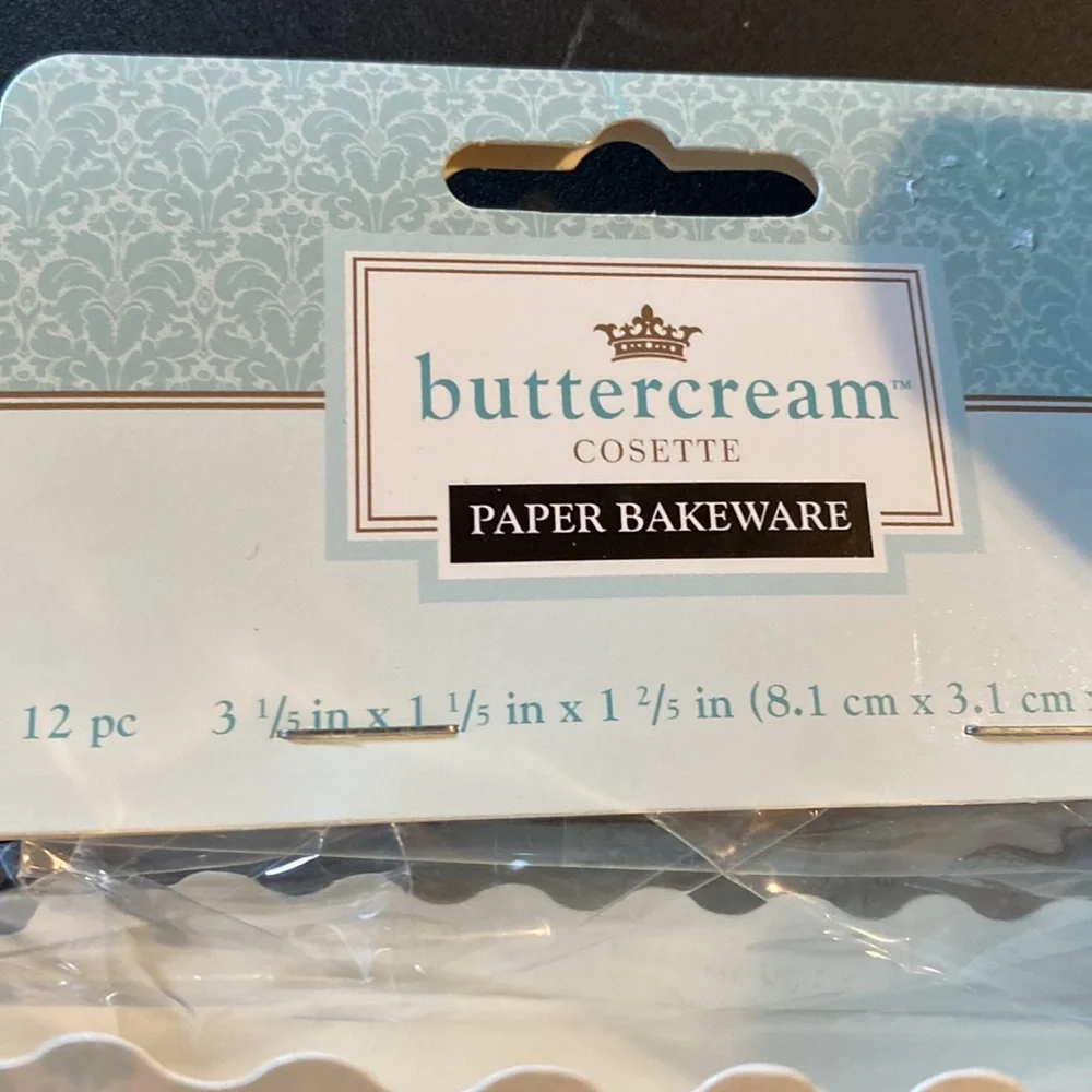 Buttercream conserve paper bakeware 1-3/5”x1-3/5”  & 3-1/5”x 1-1/5” x 1-2/5”